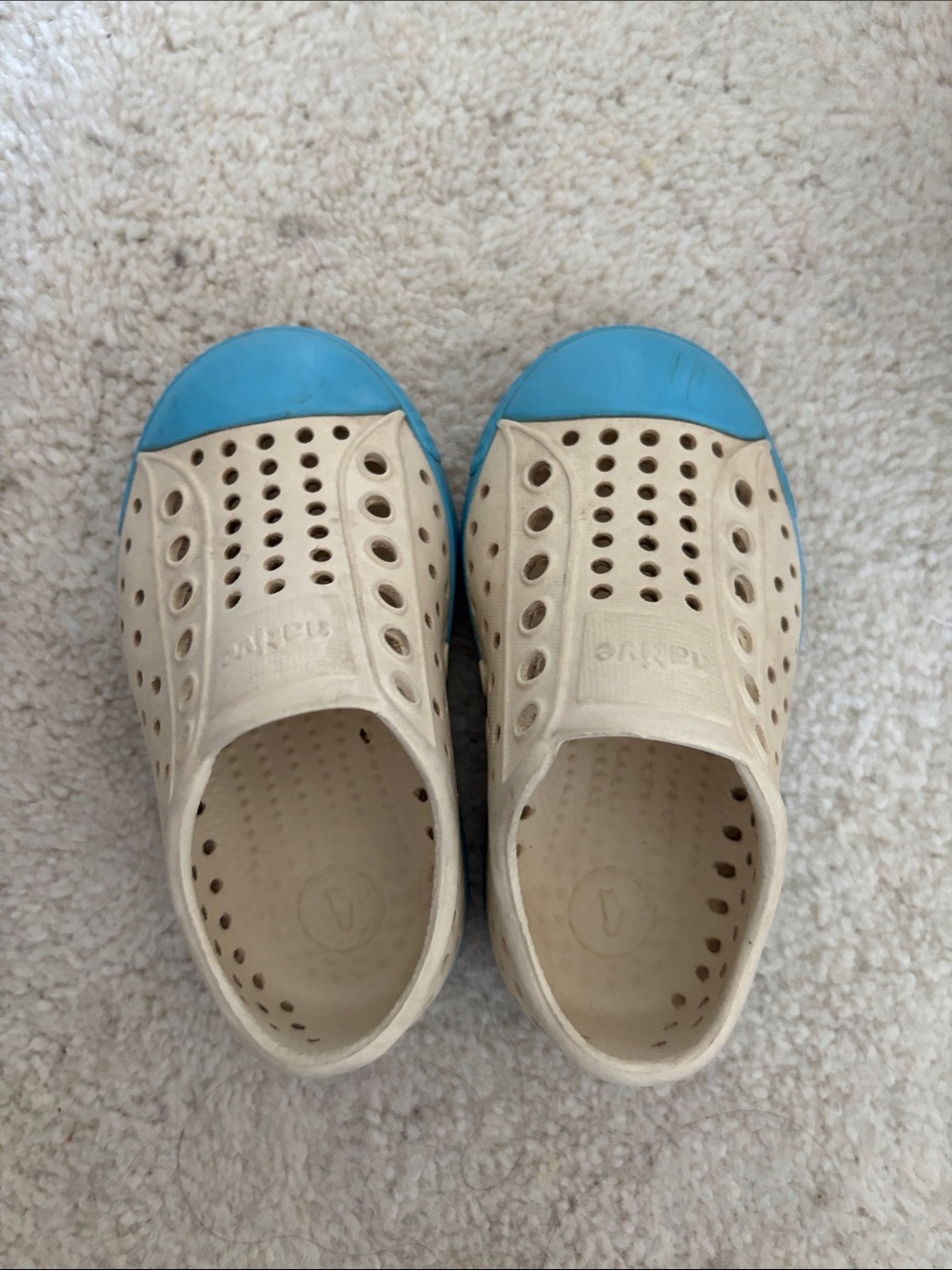 TODDLER NATIVE SHOES SIZE 5